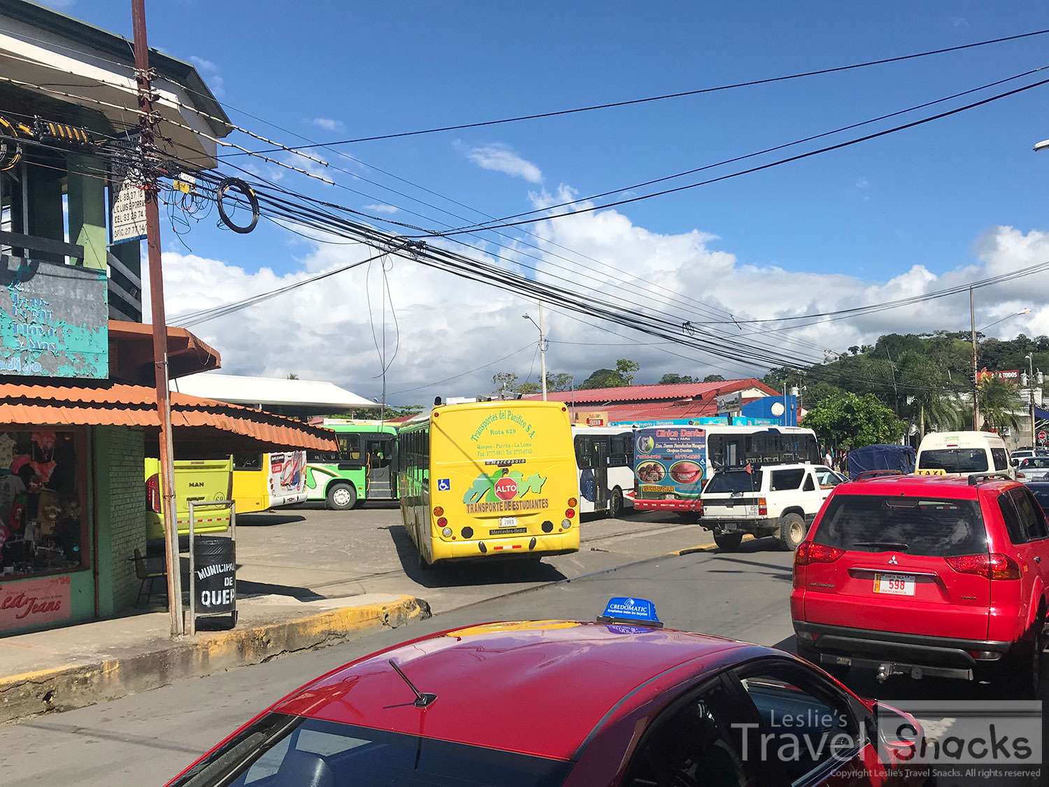 This is the main bus station in Quepos. It's only 1 1/2 blocks from the water. There are restaurants and grocery stores all nearby.